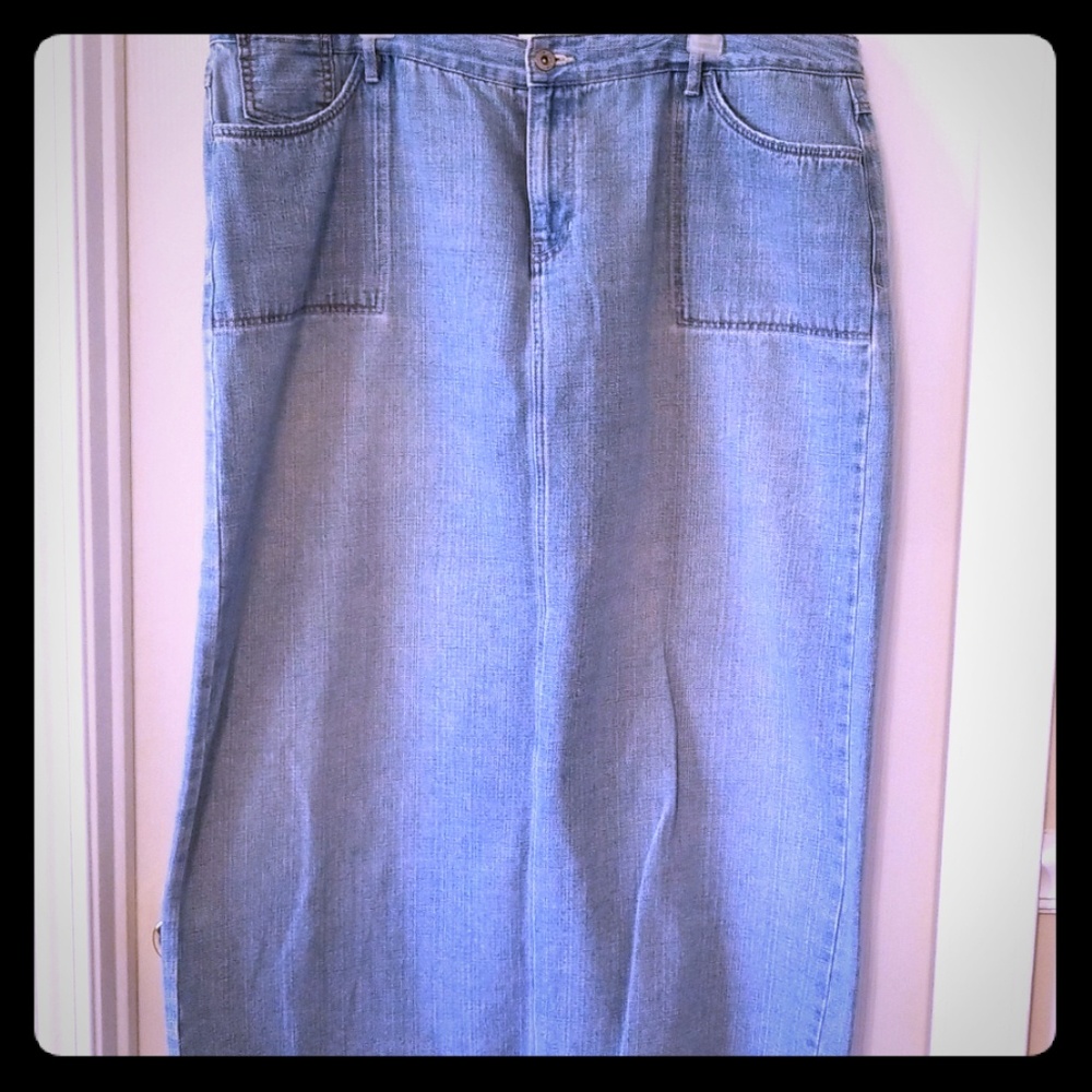 Cato Long Modest Denim Skirt. Light Faded Wash.